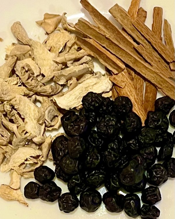Lauretta's British Ginger Blueberry T